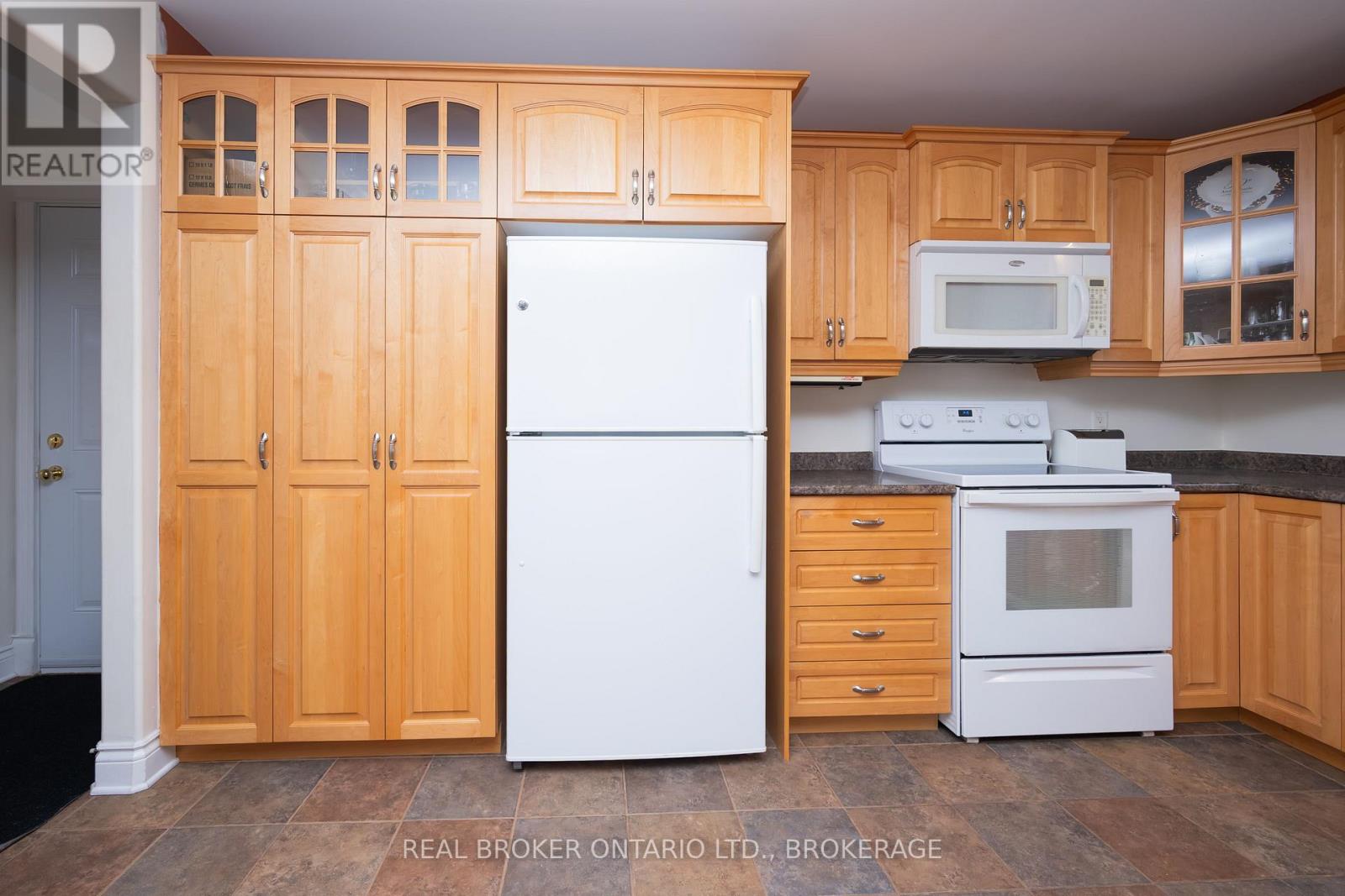 238 BISHOP STREET S - 15