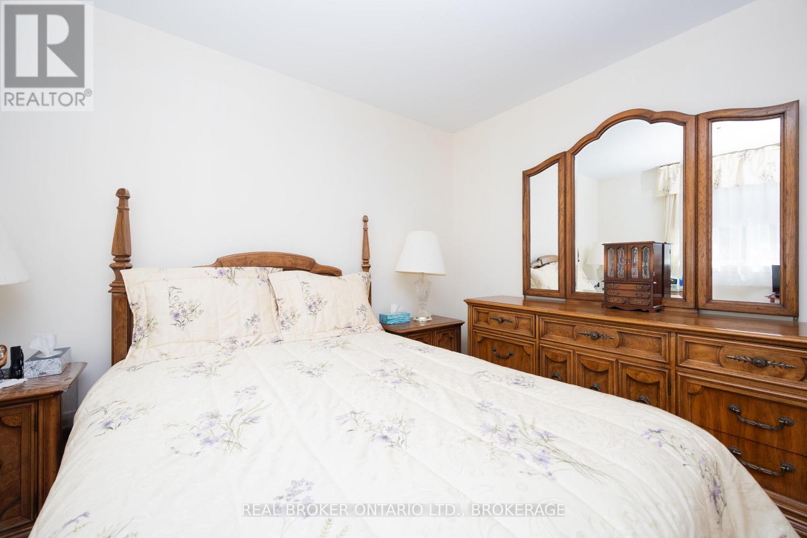 238 BISHOP STREET S - Image 18