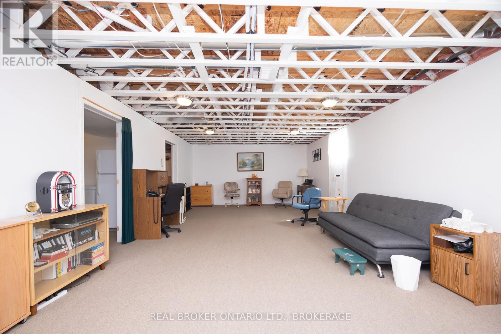 238 BISHOP STREET S - Image 32