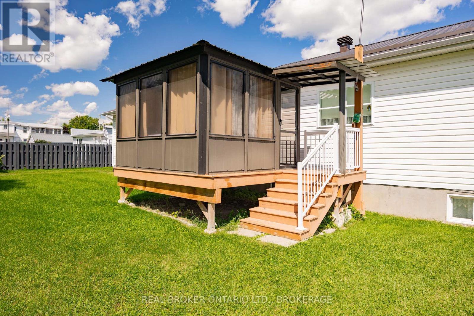 238 BISHOP STREET S - Image 44