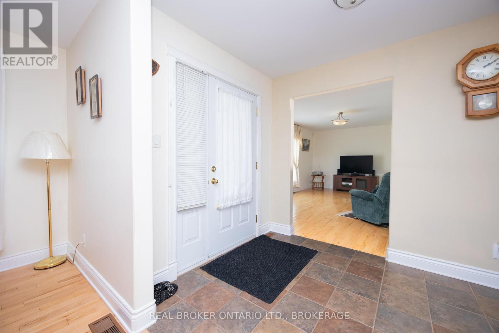 238 BISHOP STREET S - 6