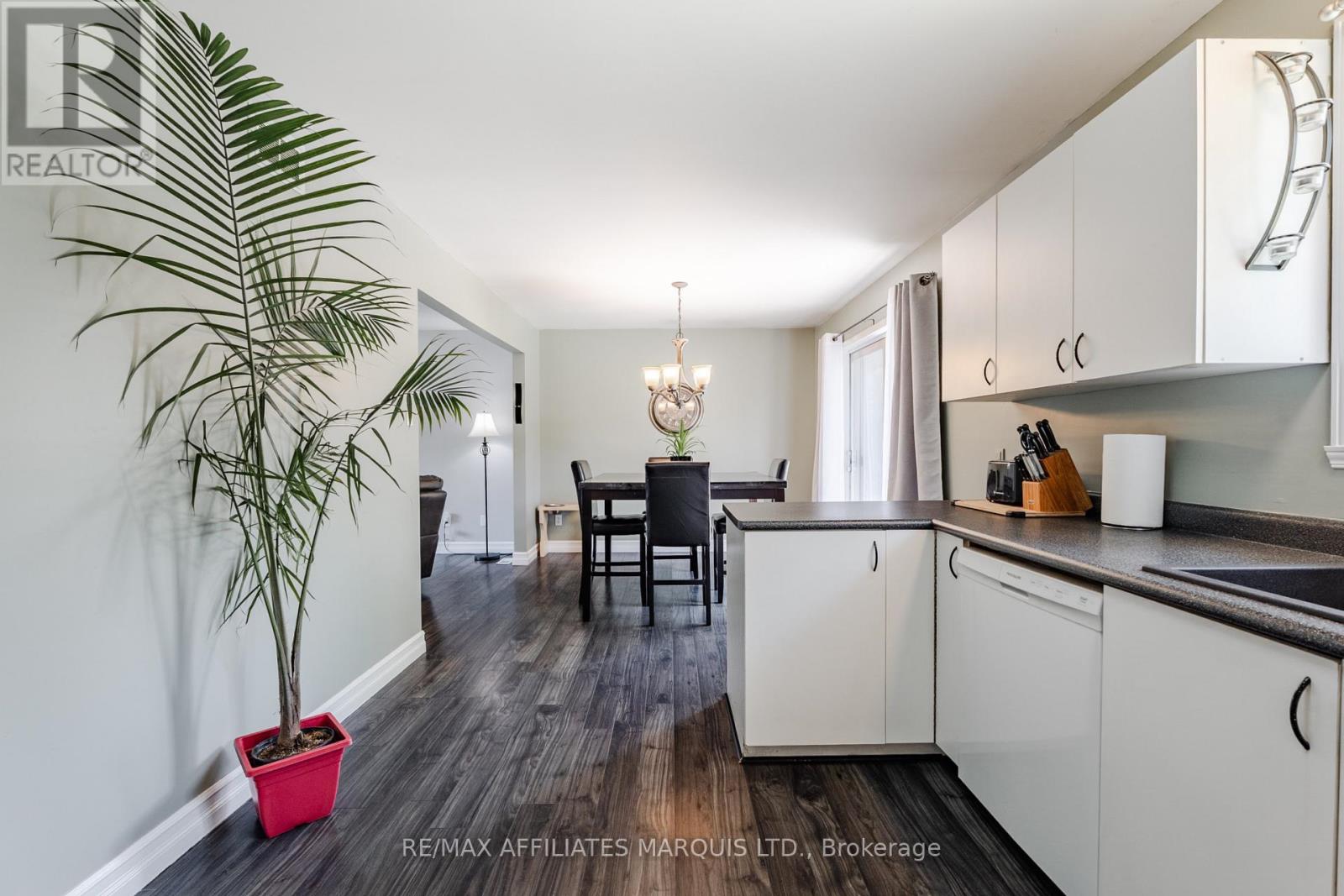74 COLUMBIA AVENUE - 15