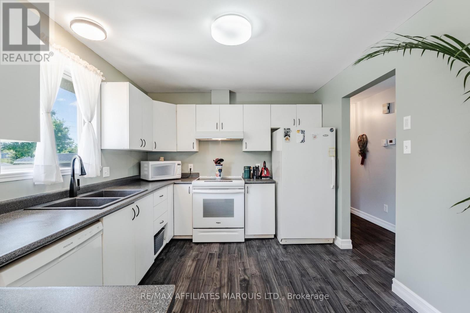 74 COLUMBIA AVENUE - Image 17