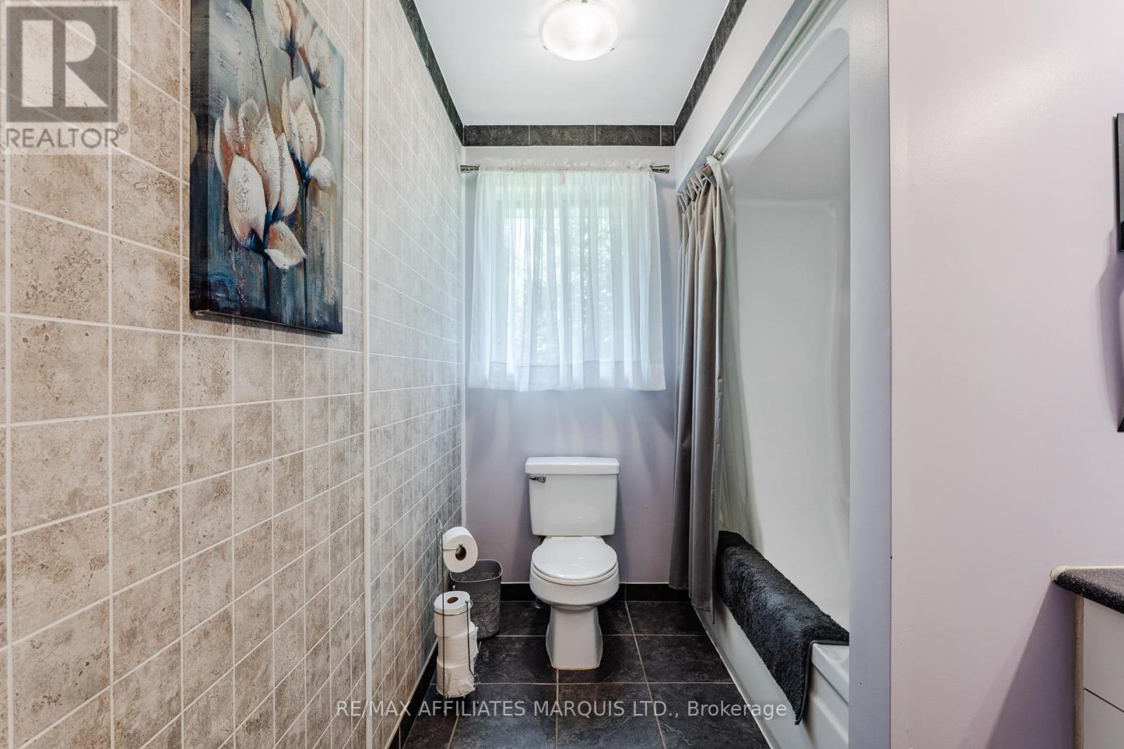 74 COLUMBIA AVENUE - 24