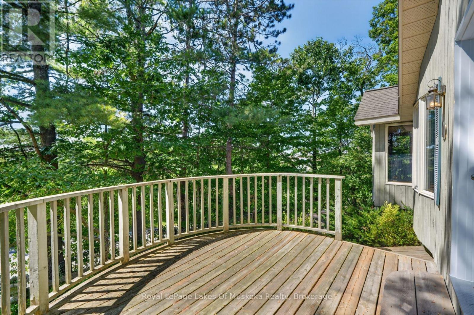 40 ENTRANCE DRIVE - 46