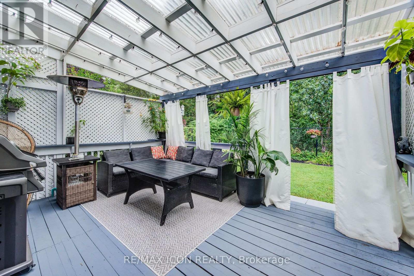 88 PINEDALE DRIVE - 36
