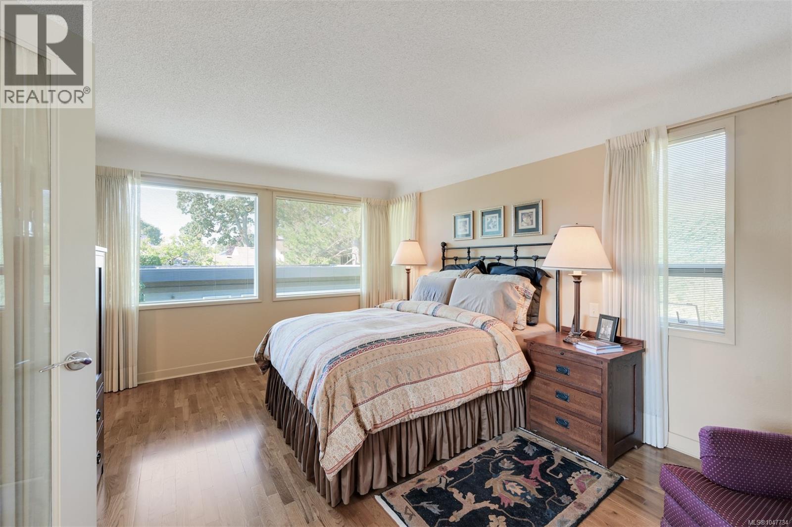 1557 Edgemont Rd - 24