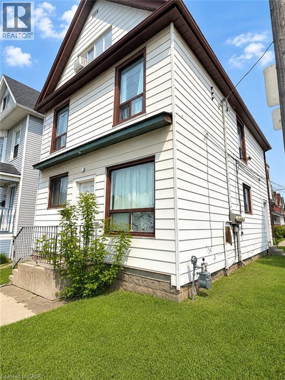 518 CANNON Street E - 2