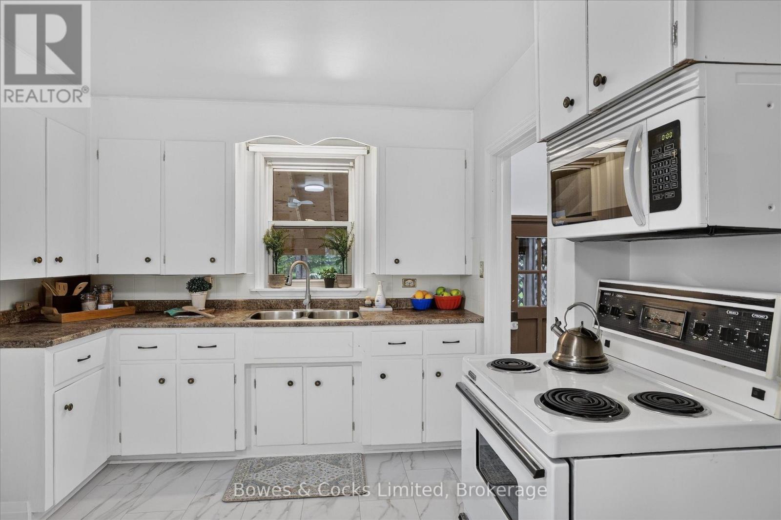 1193 CLONSILLA AVENUE - Image 13