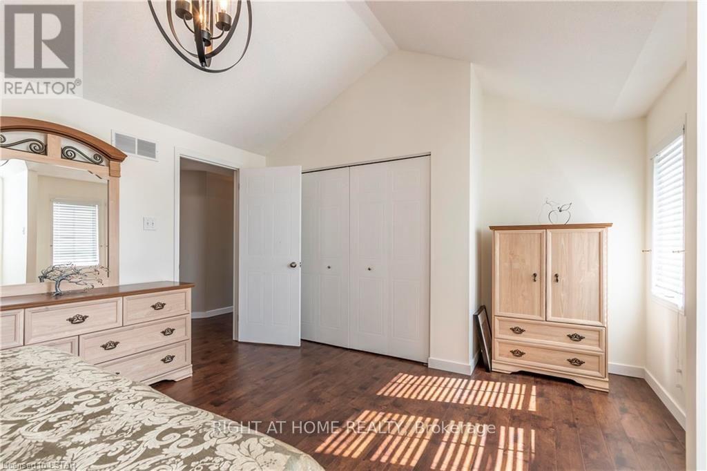 263 Rossmore Court — photo 18