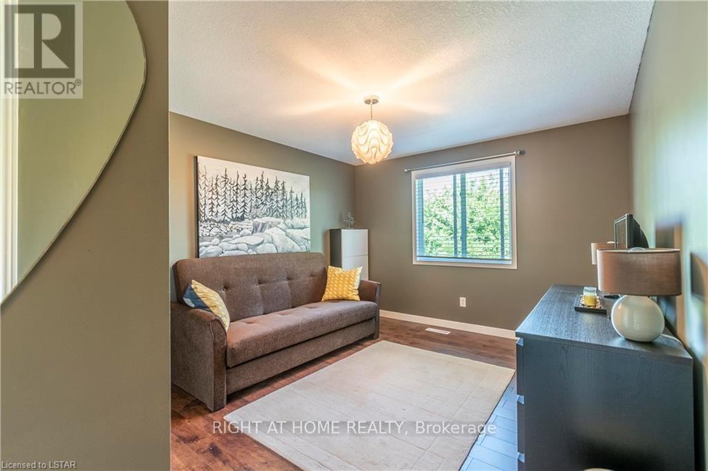 263 Rossmore Court — photo 20