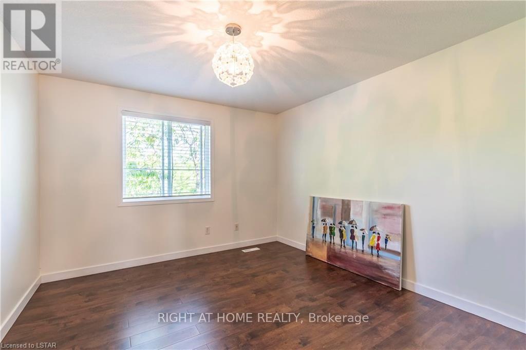 263 Rossmore Court — photo 27
