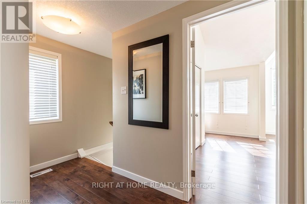 263 Rossmore Court — photo 31