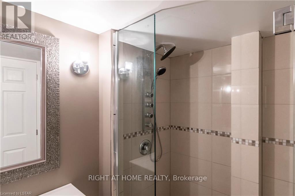 263 Rossmore Court — photo 33