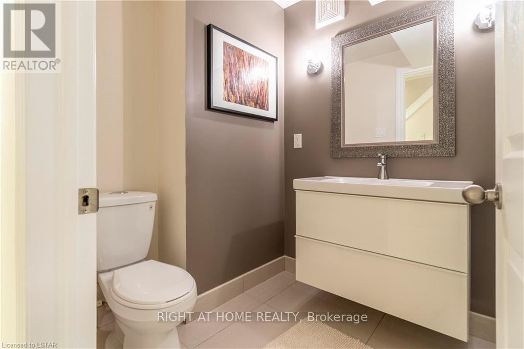 263 Rossmore Court — photo 35