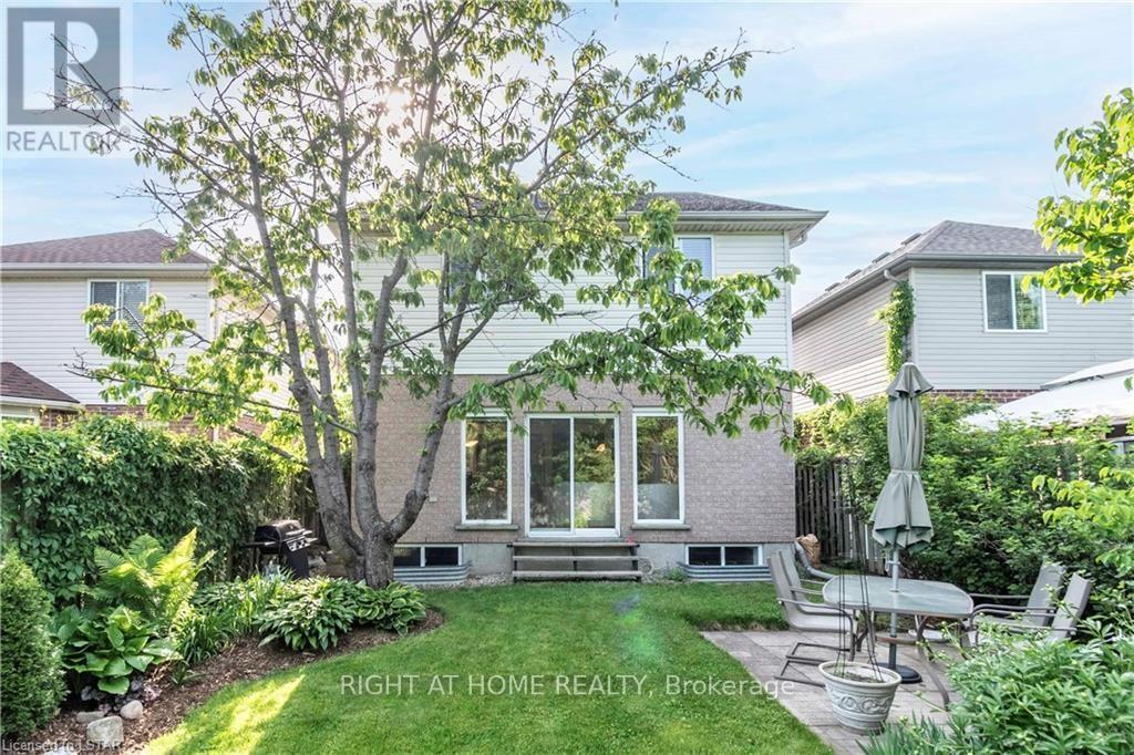 263 Rossmore Court — photo 39