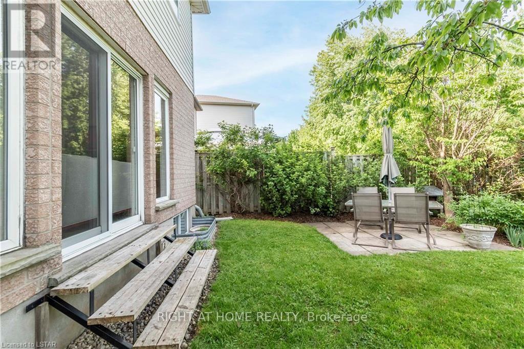 263 Rossmore Court — photo 40