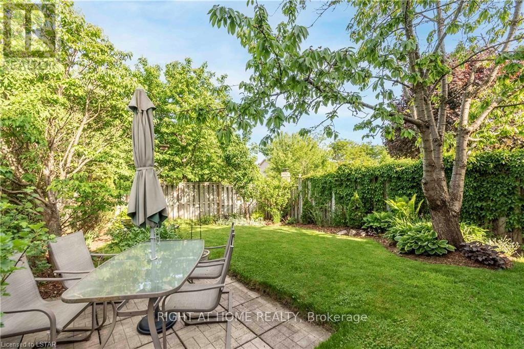 263 Rossmore Court — photo 41