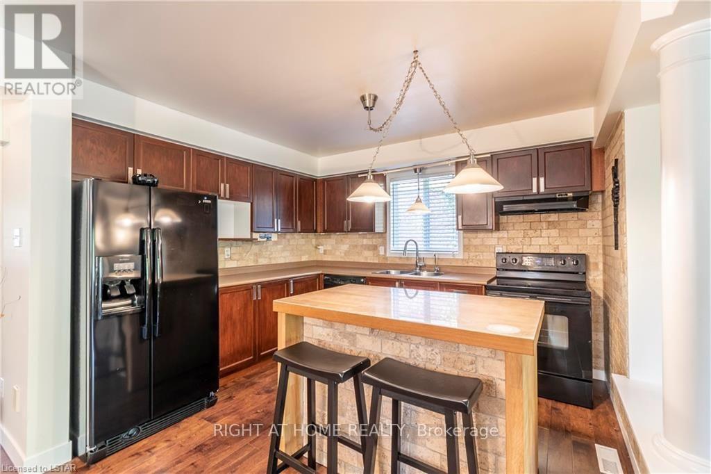 263 Rossmore Court — photo 8