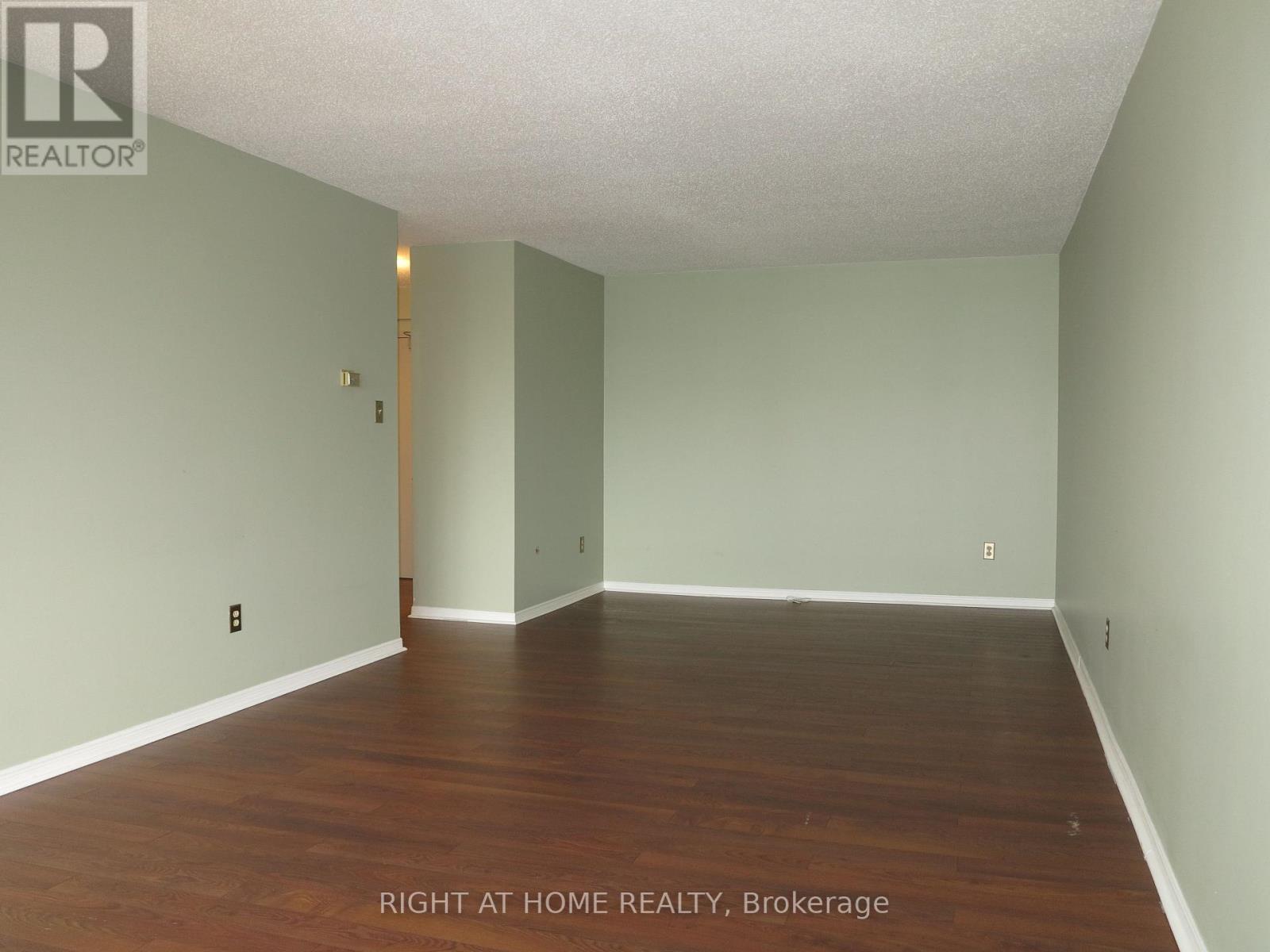 570 Proudfoot Lane — photo 10