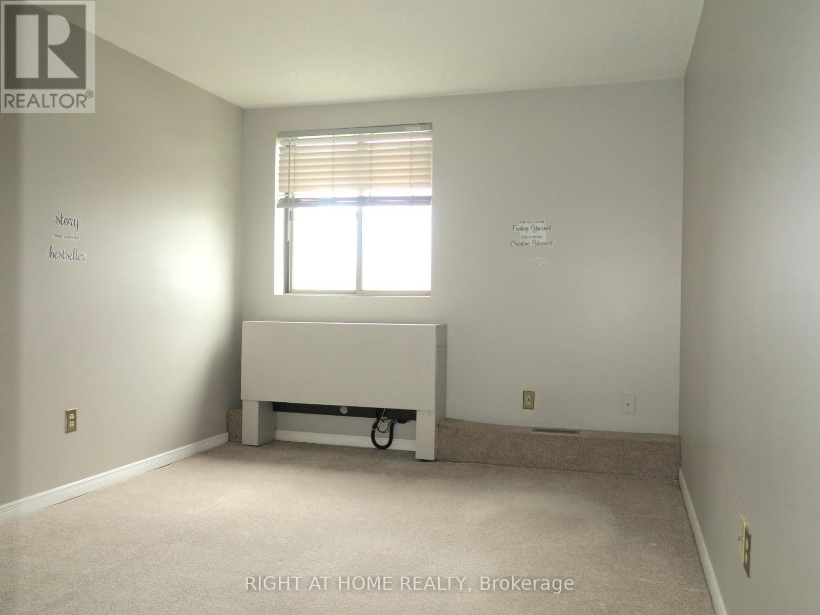 570 Proudfoot Lane — photo 12