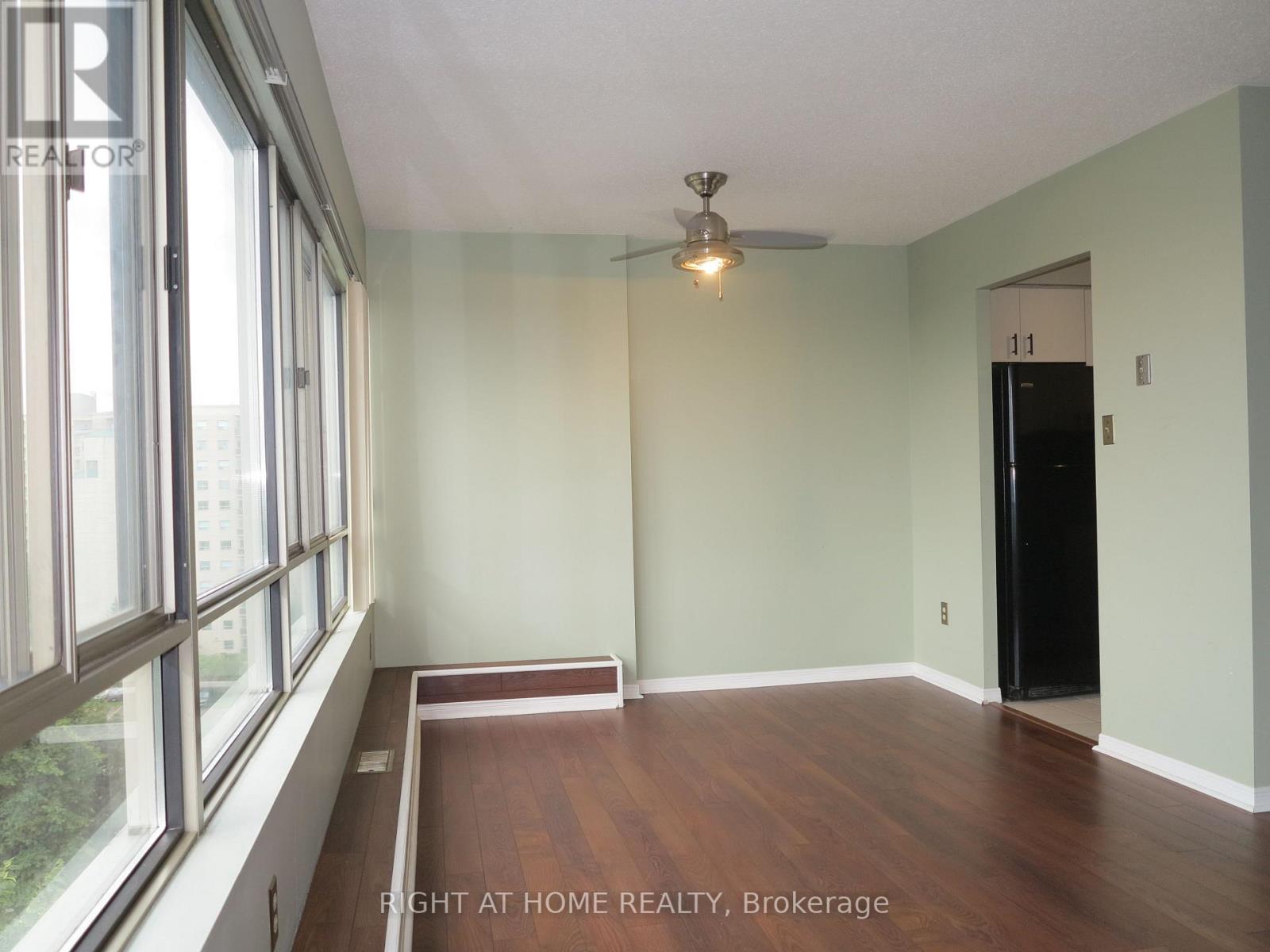 1011 - 570 PROUDFOOT LANE, London North (North N) — photo 8