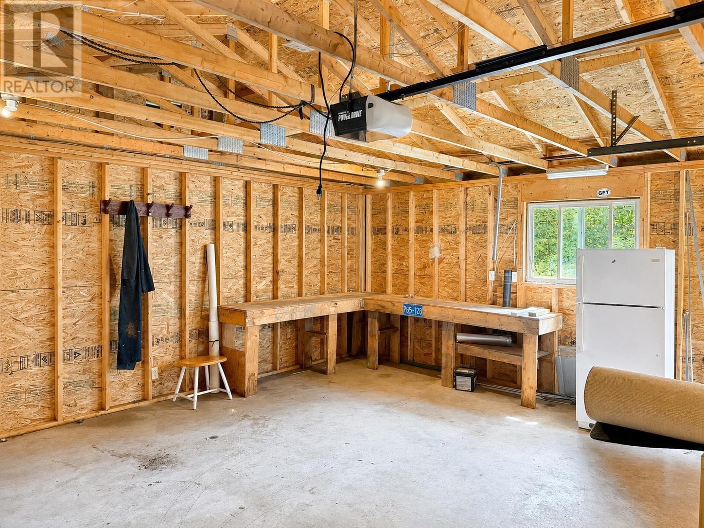 170 Hazelwood DR - 36