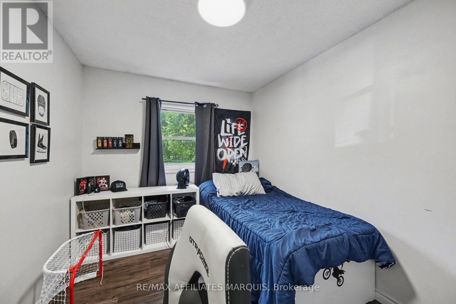 10 BAY ROAD - 22