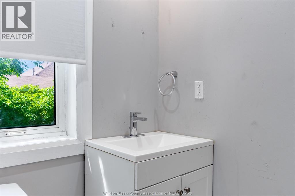 1343 Lillian - 17