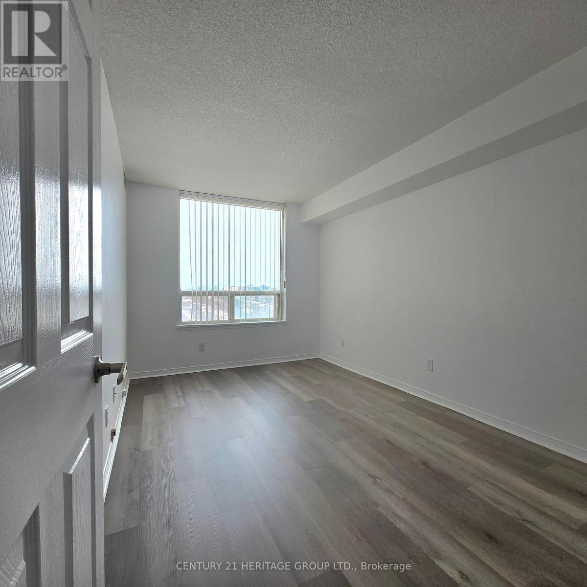 #1403 18 HILLCREST AVENUE - 26
