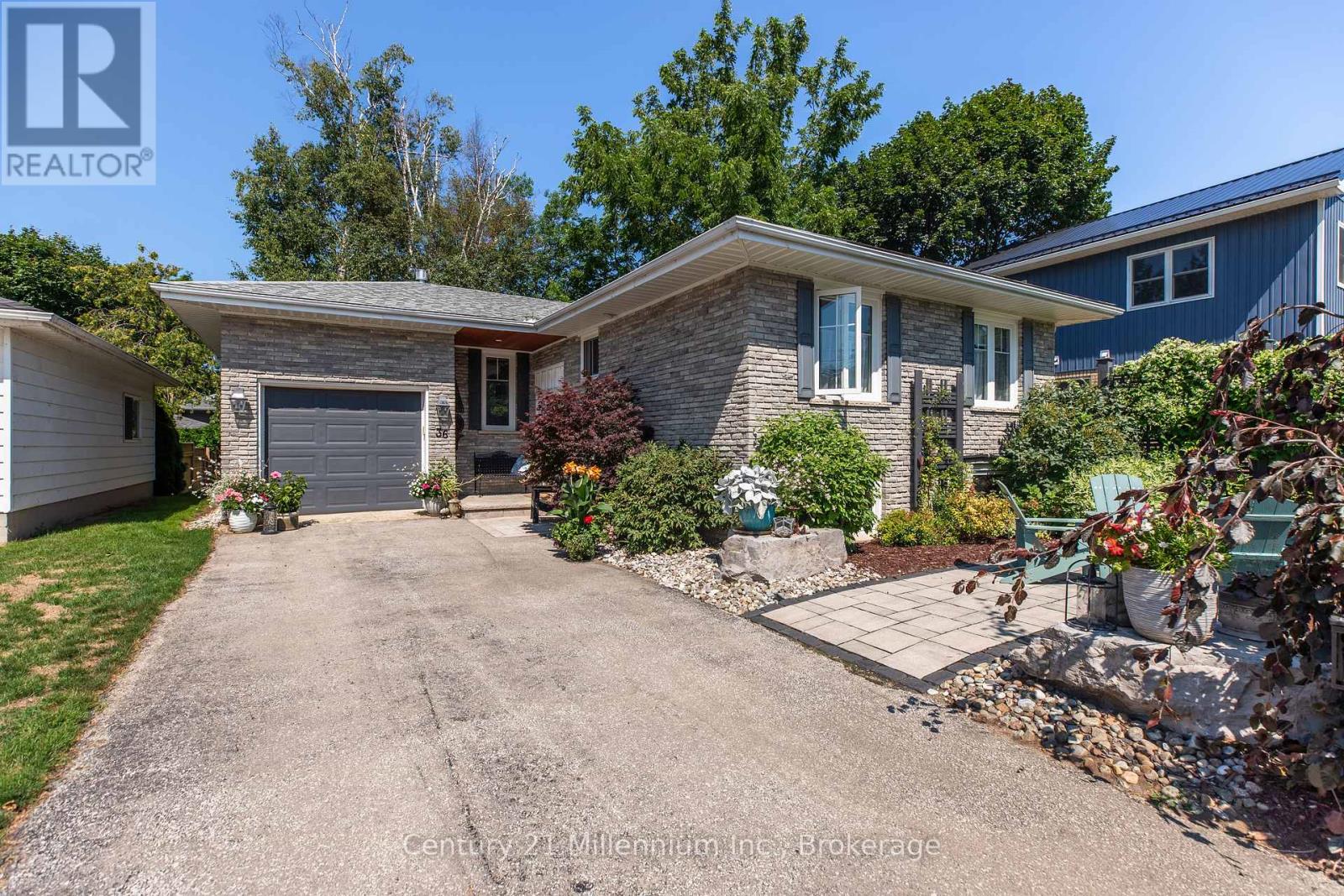 36 HURON STREET N - 1