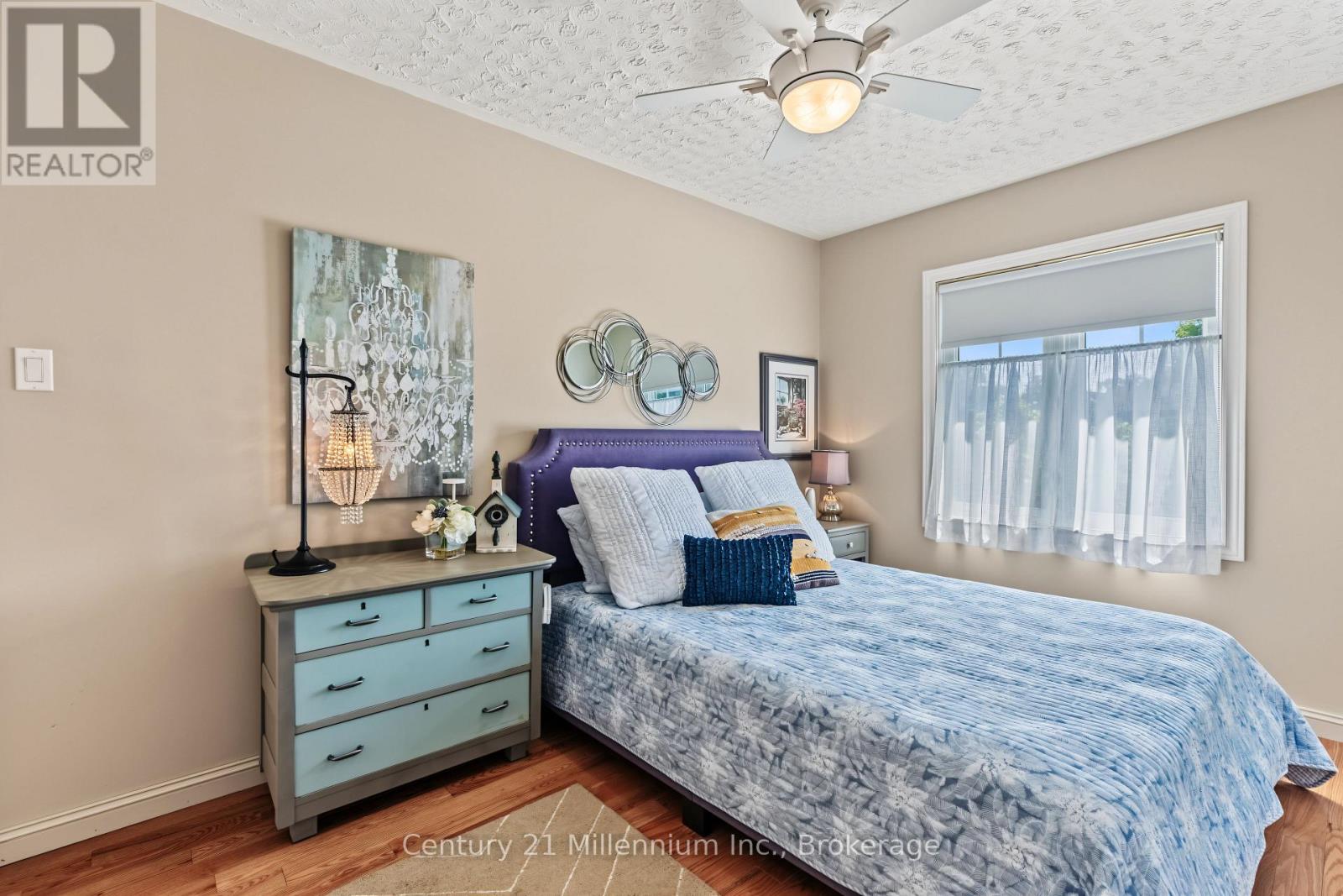 36 HURON STREET N - Image 22
