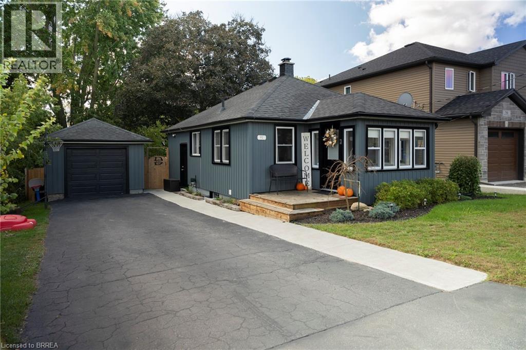 92 SOVEREIGN Street W