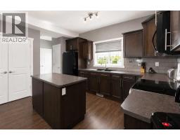 4pc Bathroom - 18 Hanson Green, Penhold, AB T0M1R0 Photo 9