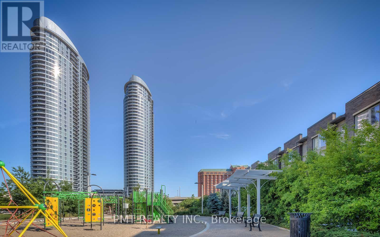 Photo of 125 Village Green Square