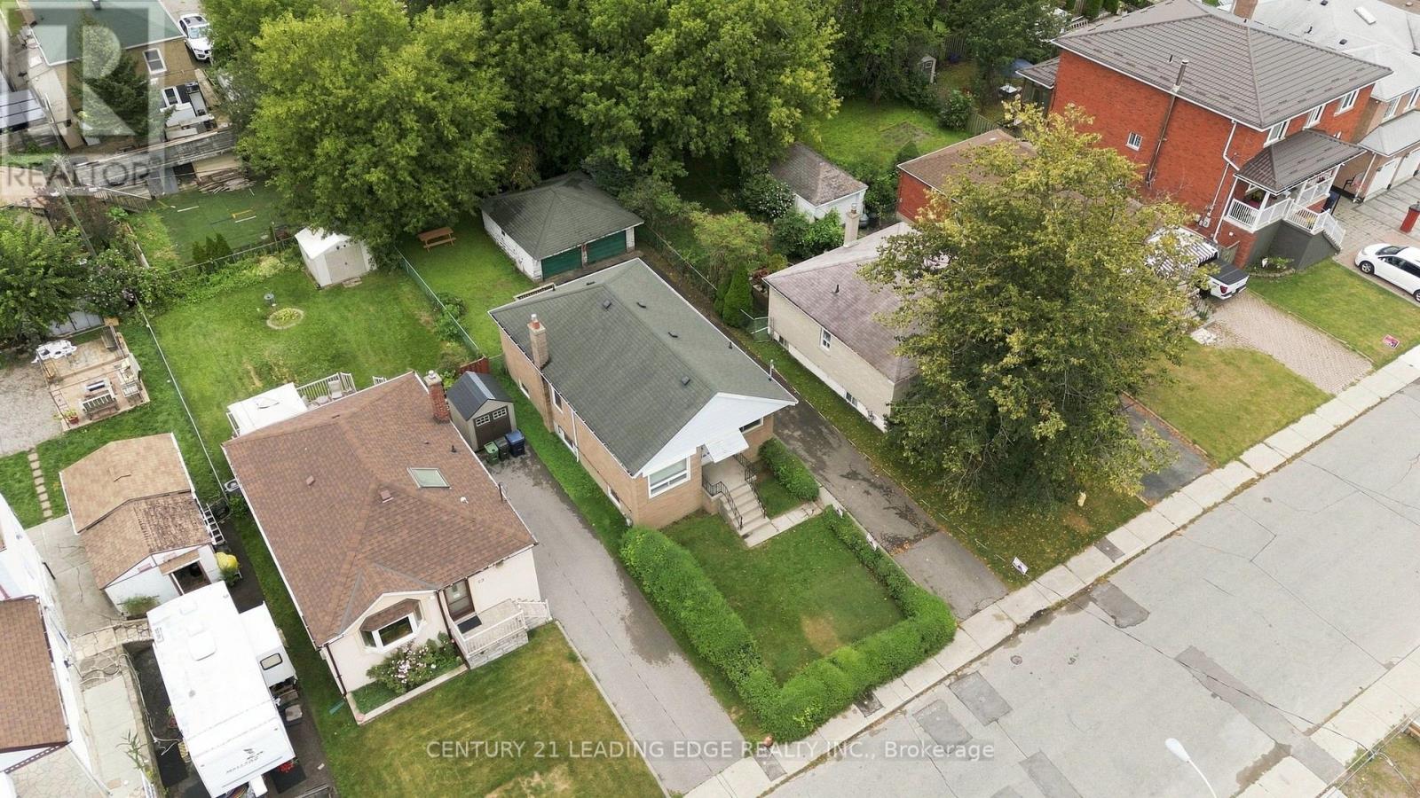 67 PITT AVENUE - 2
