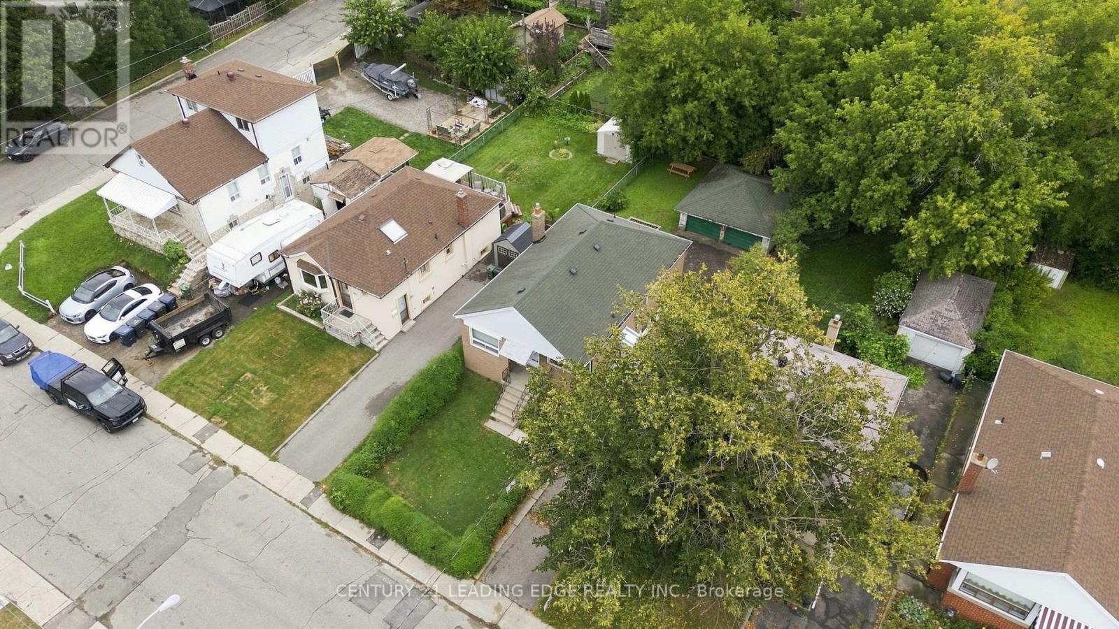 67 PITT AVENUE - 4