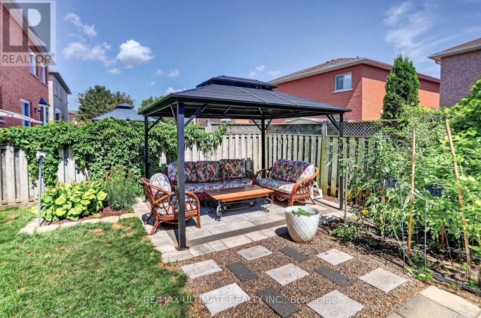 60 DEVONRIDGE CRESCENT - 34