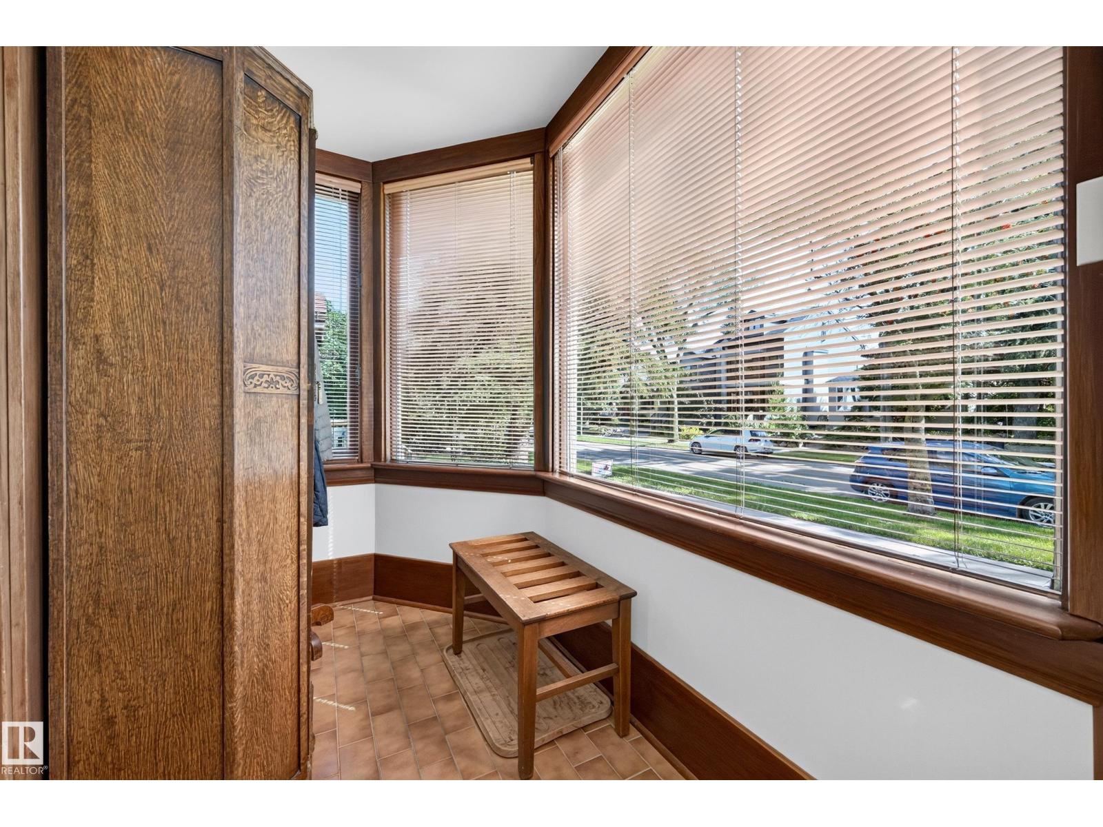 9662 85 Av NW photo 5 — MLS® E4505390
