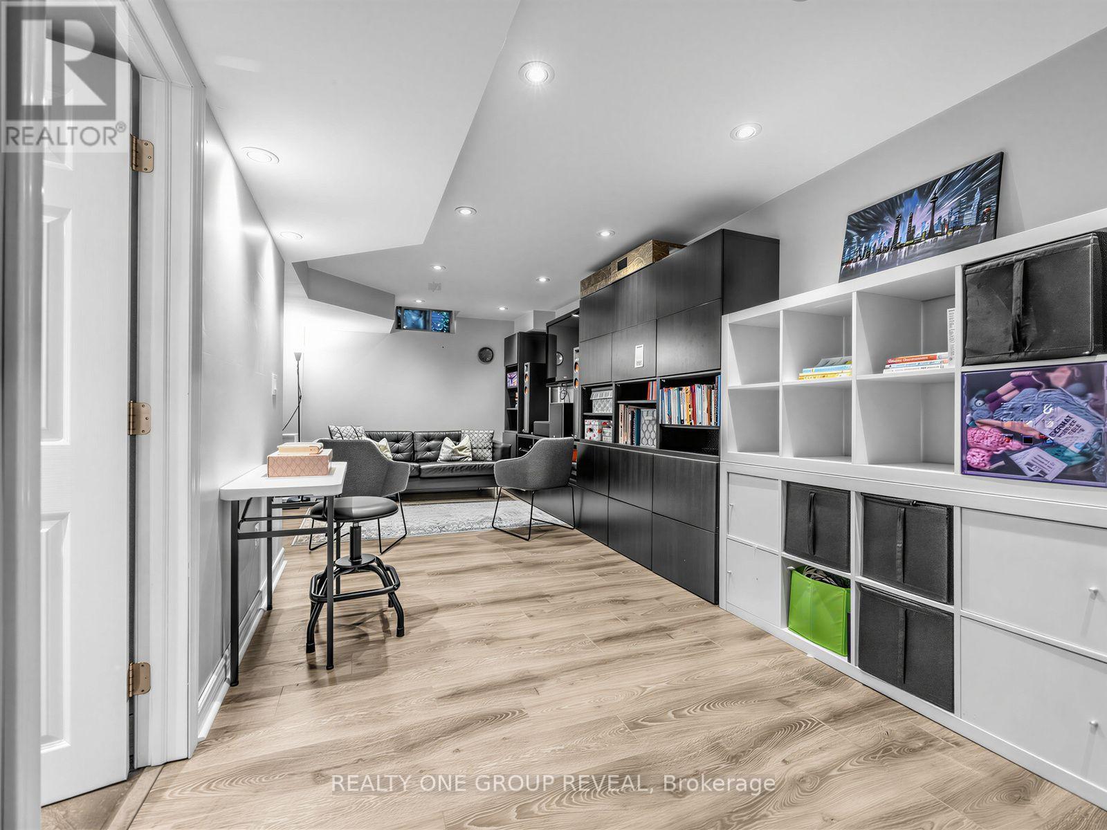6122 COXSWAIN CRESCENT - 16