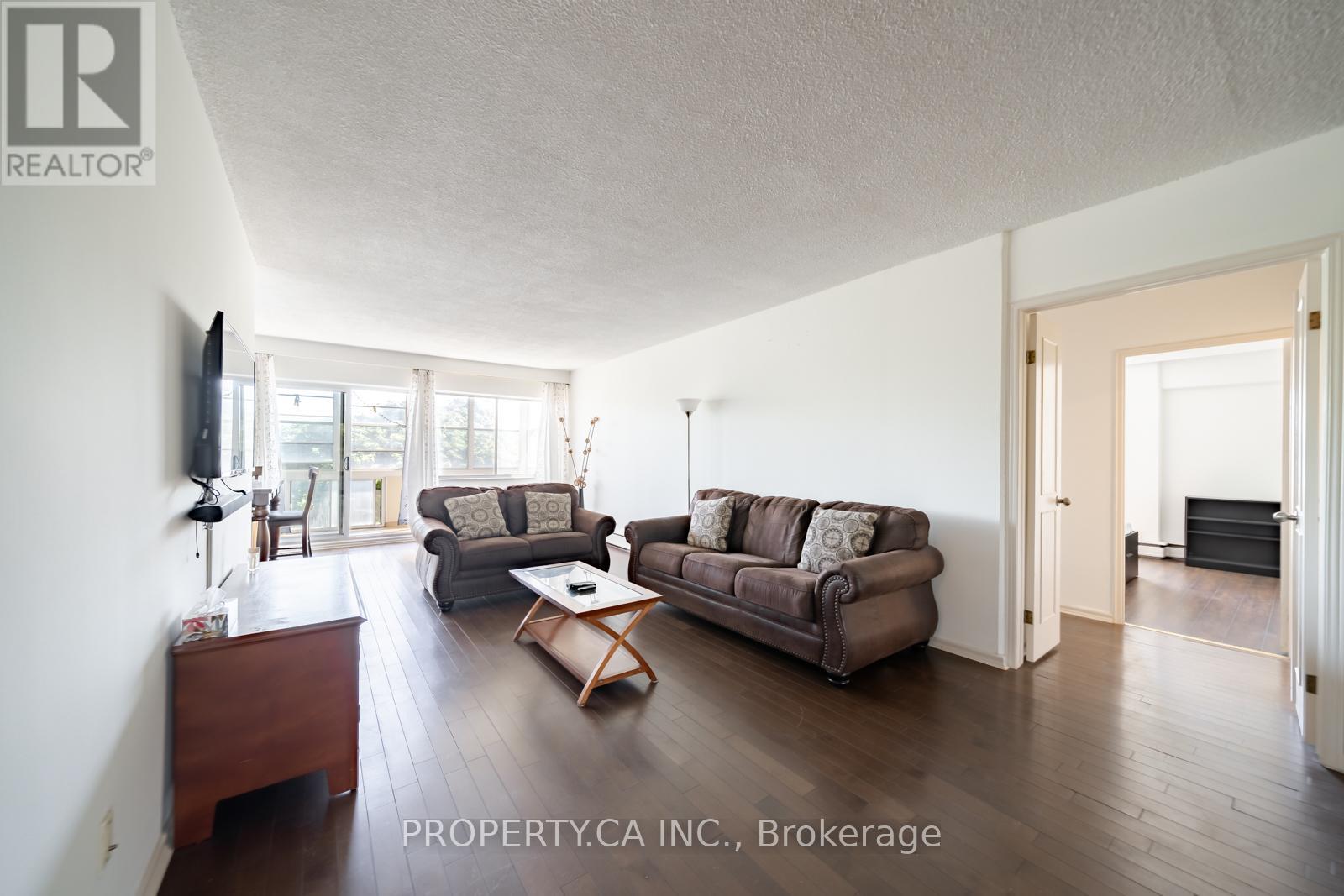 404 - 45 WESTMOUNT ROAD N — photo 2