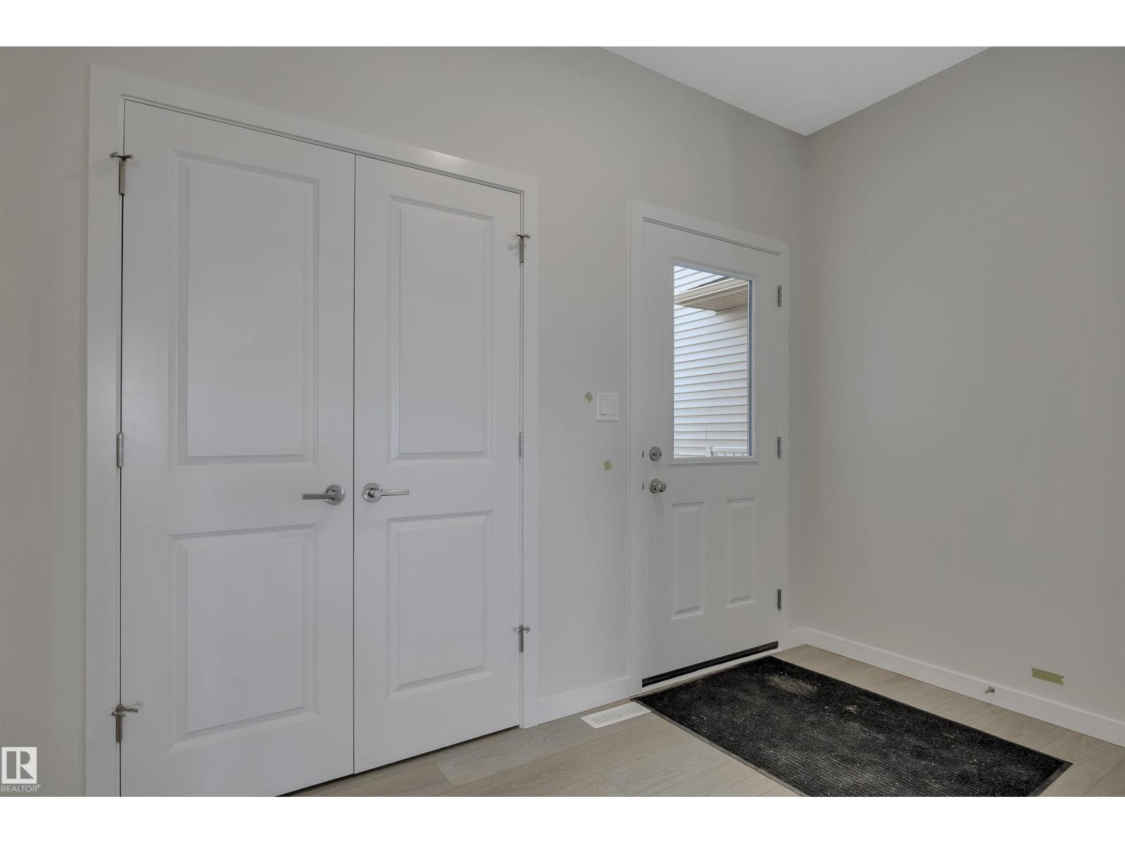 706 22 St SW photo 5 — MLS® E4503679