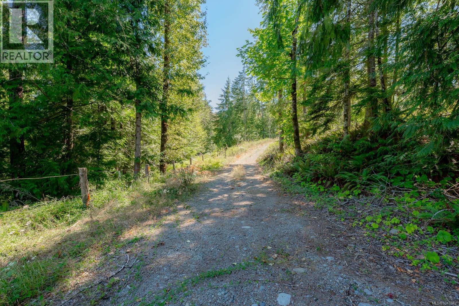 5160 Cowichan Lake Rd - Image 34