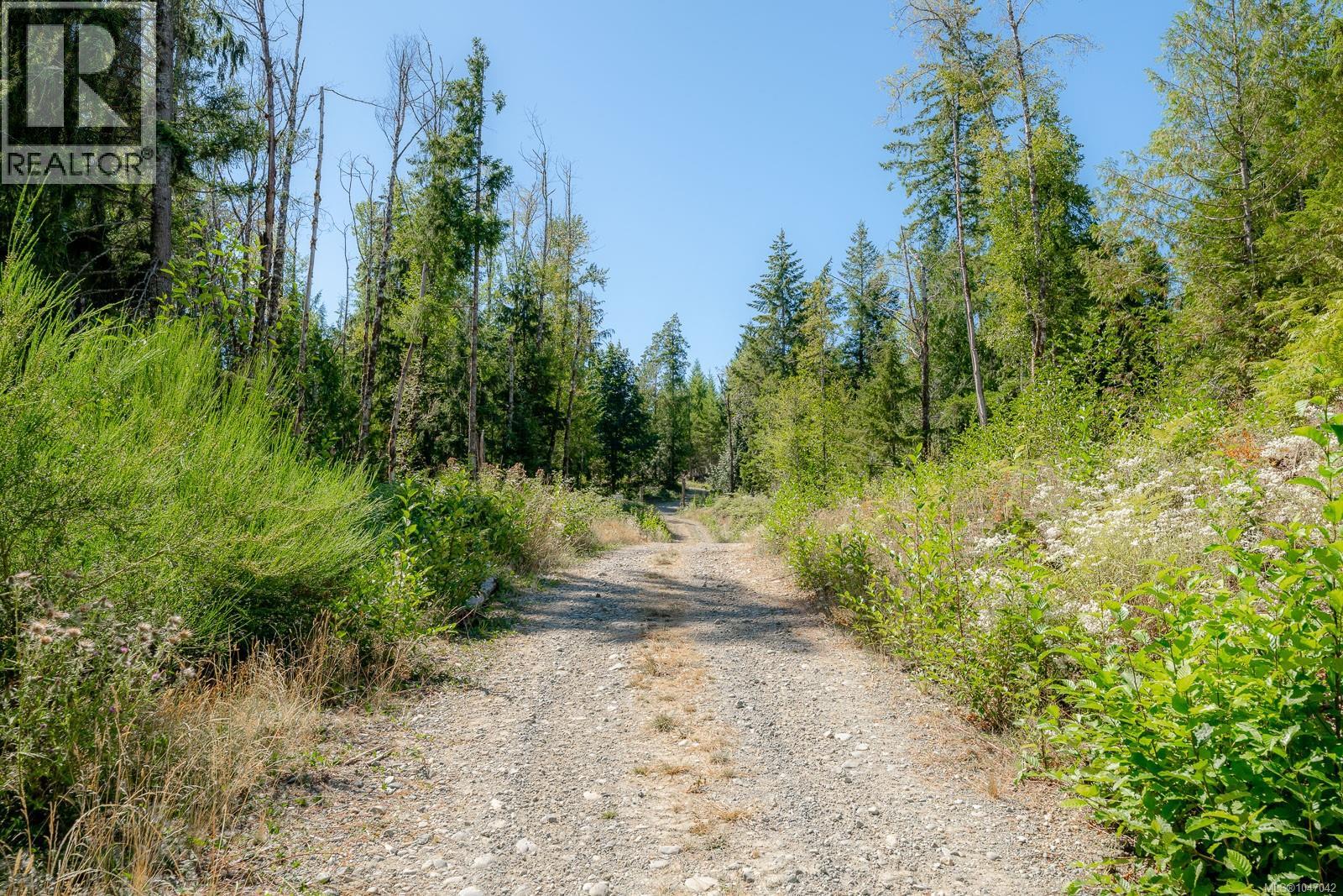 5160 Cowichan Lake Rd - 30