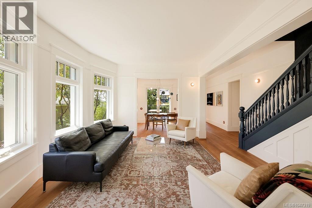  2654 Fernwood Road, Victoria