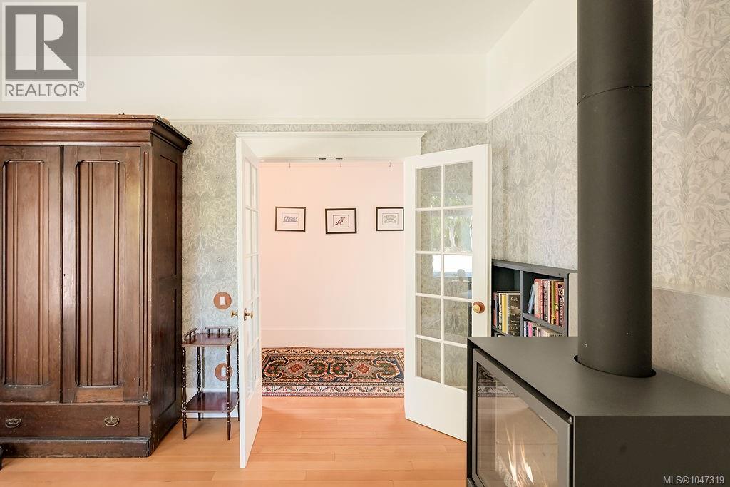  2654 Fernwood Road, Victoria