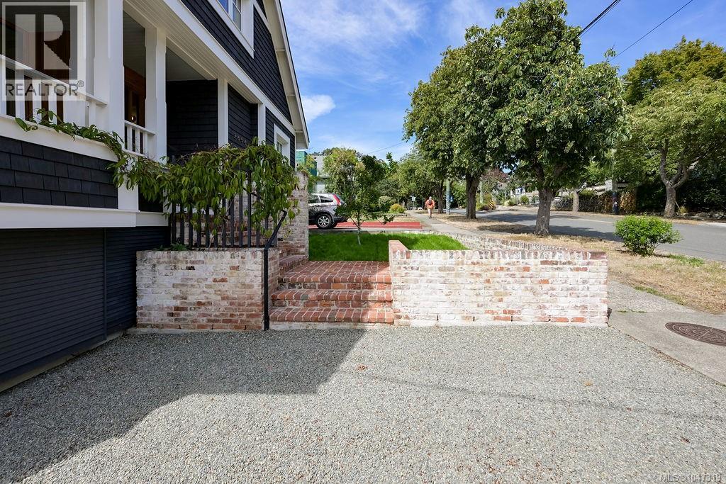  2654 Fernwood Road, Victoria
