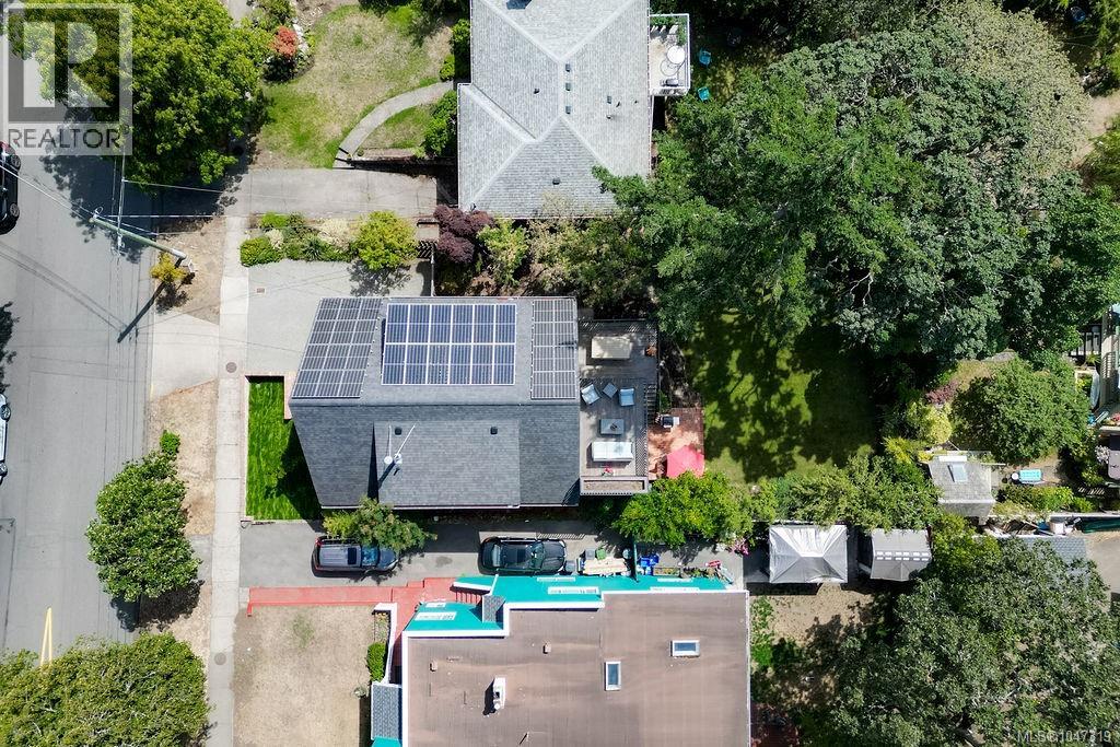  2654 Fernwood Road, Victoria