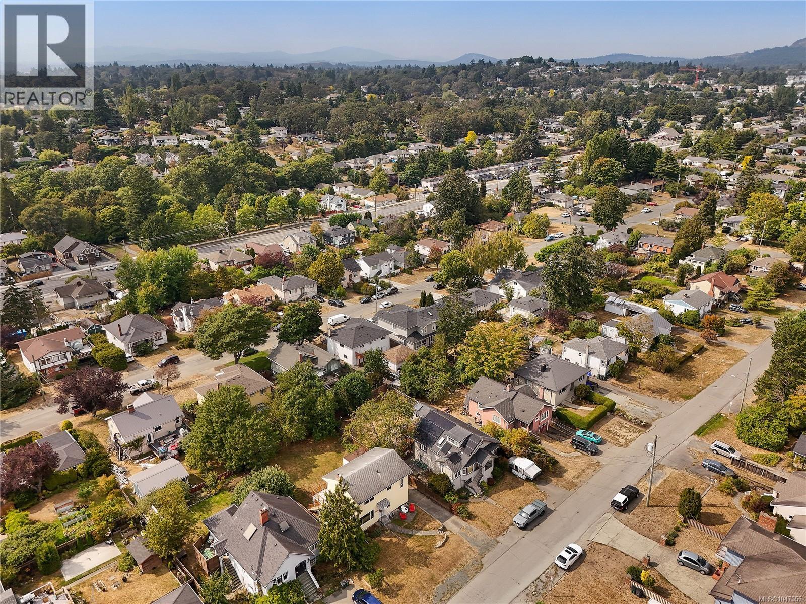 3304 Aldridge St, Saanich