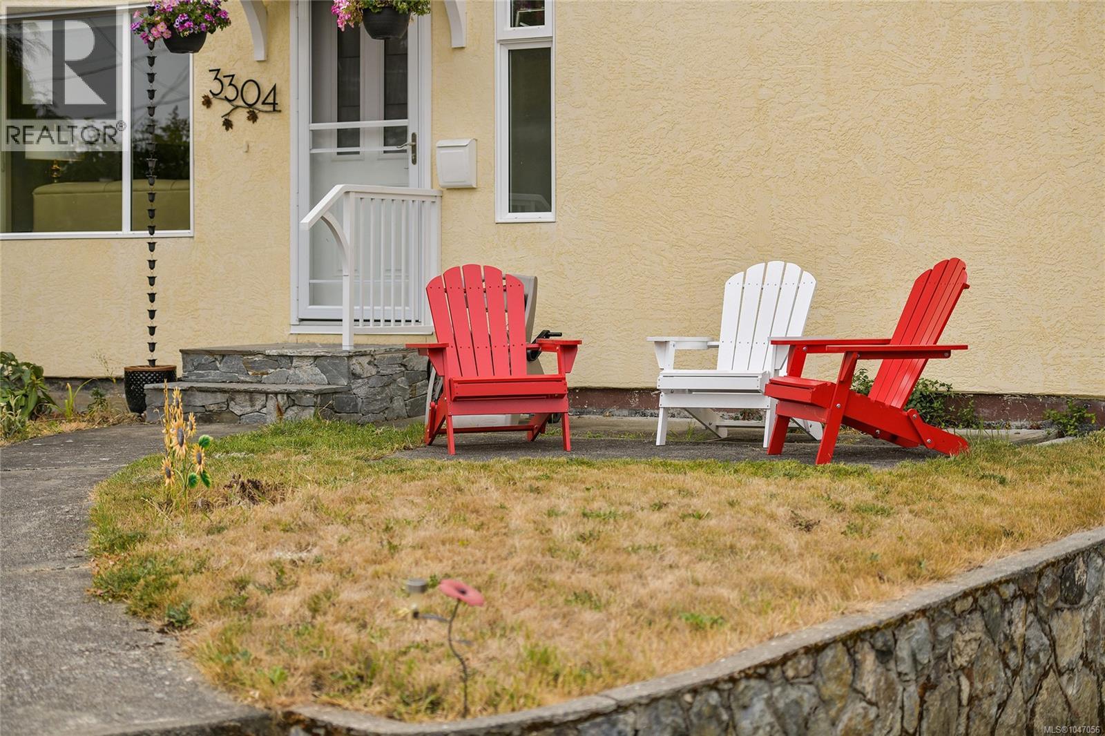 3304 Aldridge St, Saanich
